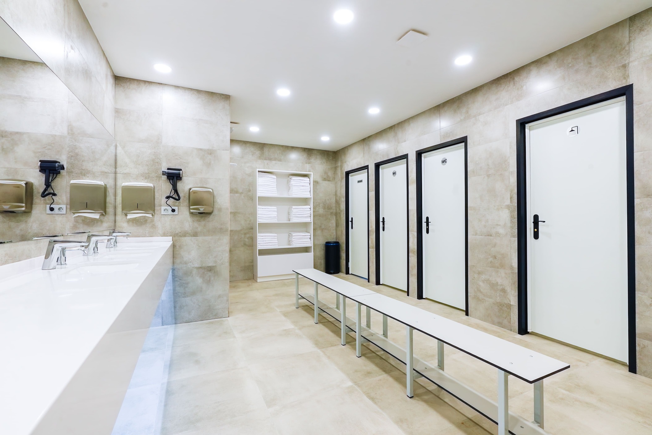 EMPIRE PADEL_BATHROOM_M-3